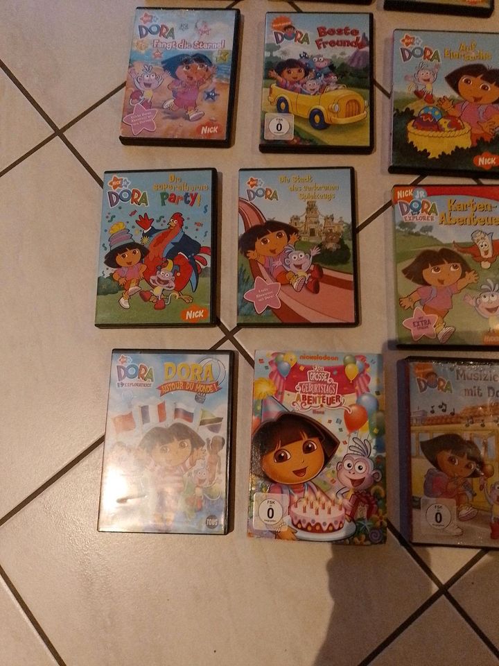 12 Dora the Explorer DVDs in Willich