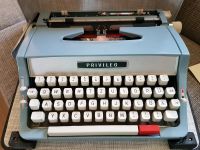 Schreibmaschine von Privileg im Koffer Hessen - Borken Vorschau