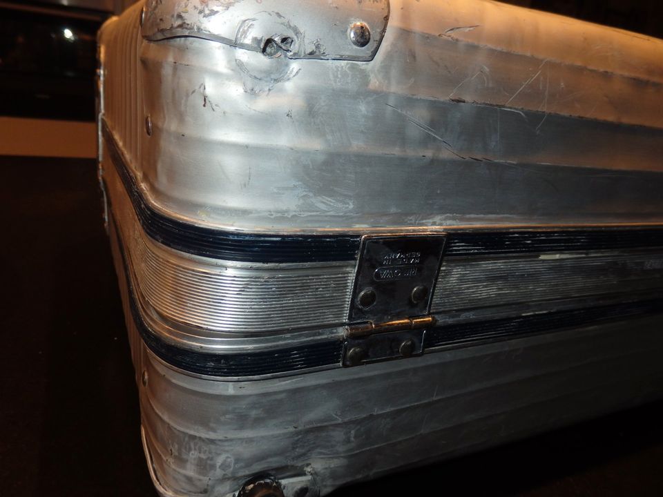 RIMOWA Koffer Aluminium groß H:26cm T:52cm L:76cm in Insheim