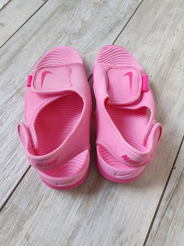 NIKE*2 Paar Badeschuhe*PINK*Klettverschluss*Größen 31 & 32 in Kiel