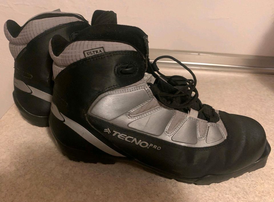 Langlaufschuhe Gr 44 Tecno pro SNS in Bernstadt auf dem Eigen