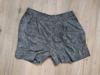 H&M shorts schwarz weiß Größe 44 XXL Damen Sachsen - Wyhratal Vorschau