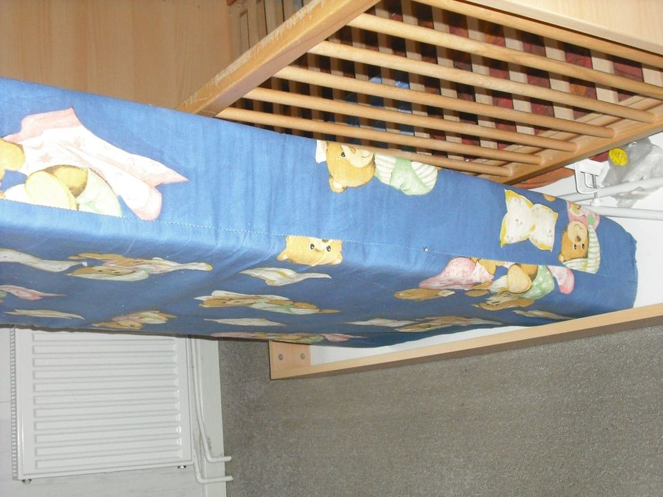 Dicke schöne Matratze für das Kinderbett  (ca. 16 cm) in Hildesheim