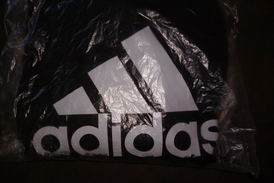 NEUER ADIDAS Hoddie, Pullover, Sweatshirt Gr. M oder L oder XL!! in Augustdorf