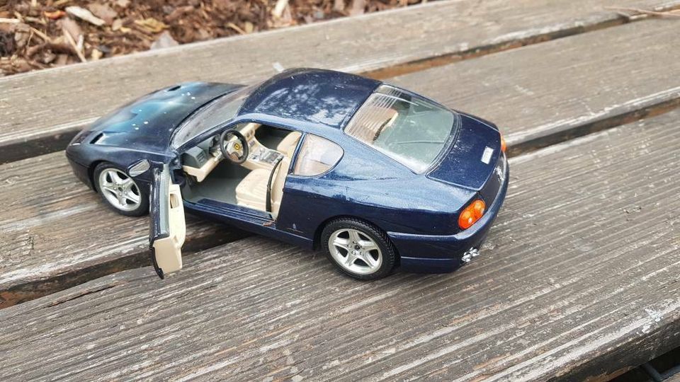 Ferrari 456 GT Bburago 1:18 Airbrush blau in Ebsdorfergrund