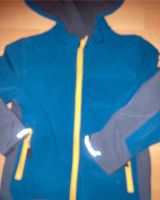 Softshelljacke Gr 122 mit Kapuze 14€ Niedersachsen - Uetze Vorschau