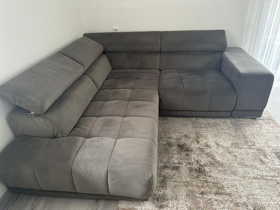 Couch Sofa Samt Mikrofaser Grau in Stockstadt a. Main
