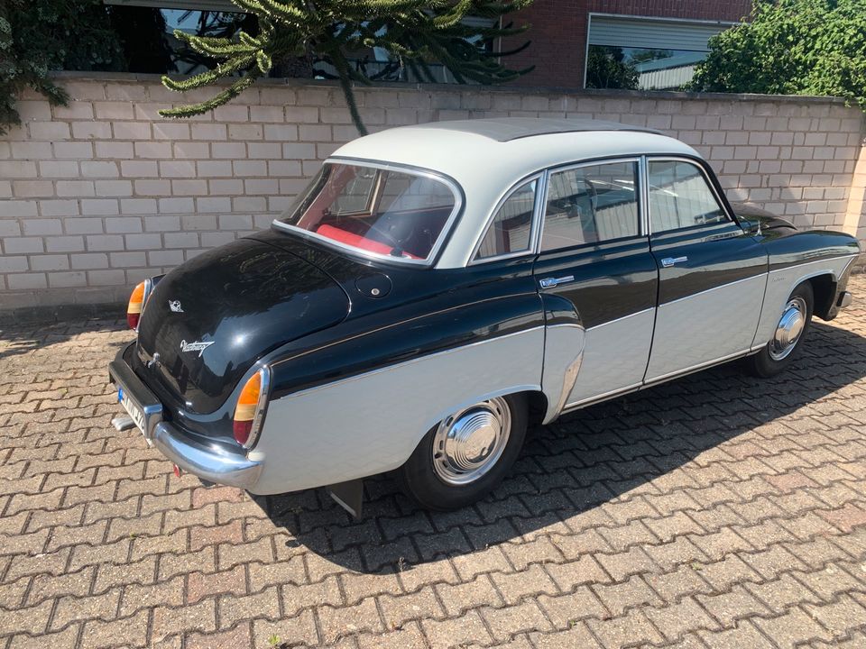 Wartburg 311 Deluxe mit Faltdach / DDR - Oldtimer in Düren