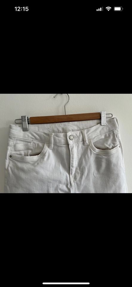 Weiße Slim Fit Jeans von Esprit Gr 28/28 in Königswinter