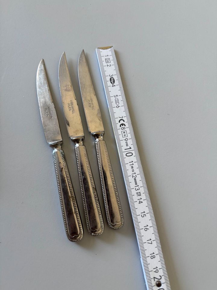 Drei kleine Messer in Berlin