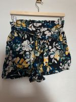 Damen-Shorts für den Sommer, kurze Hose, Blumenmuster Größe M Nordrhein-Westfalen - Herzebrock-Clarholz Vorschau