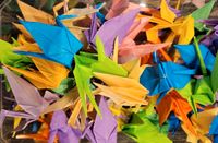 Ca 75 Origami Kraniche gefaltet Papierkraniche Papier Hochzeit Frankfurt am Main - Westend Vorschau