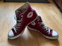 Original Chucks Converse, unisex, Schuhe in der Farbe Rot/Weinrot Berlin - Wilmersdorf Vorschau