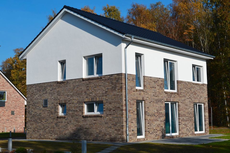 Reserviert !Modernes Einfamilienhaus in Hohenlockstedt: Komfortables Wohnen in idyllischer Lage in Hohenlockstedt