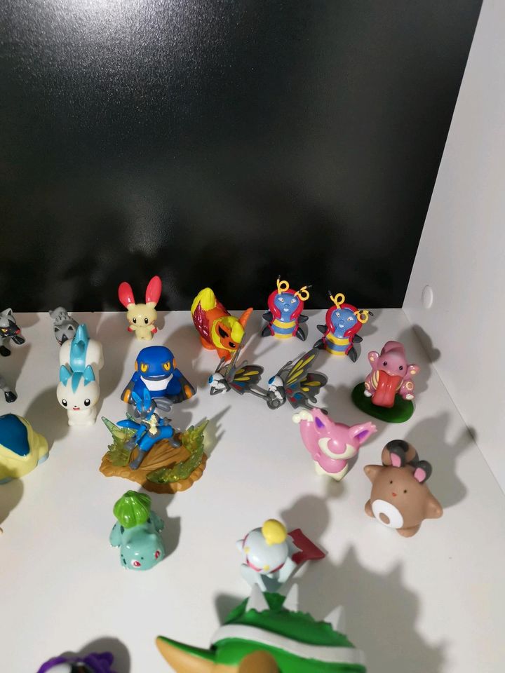 Pokemon Figuren Bandai Nintendo Sammlung 1 Generation 2000er 90er in Delmenhorst