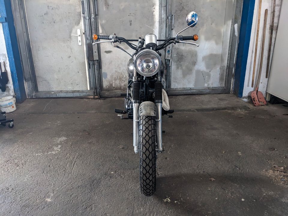 MOTORRAD HONDA CM 400 E CB400T CB400N SCRAMBLER in Gierstädt