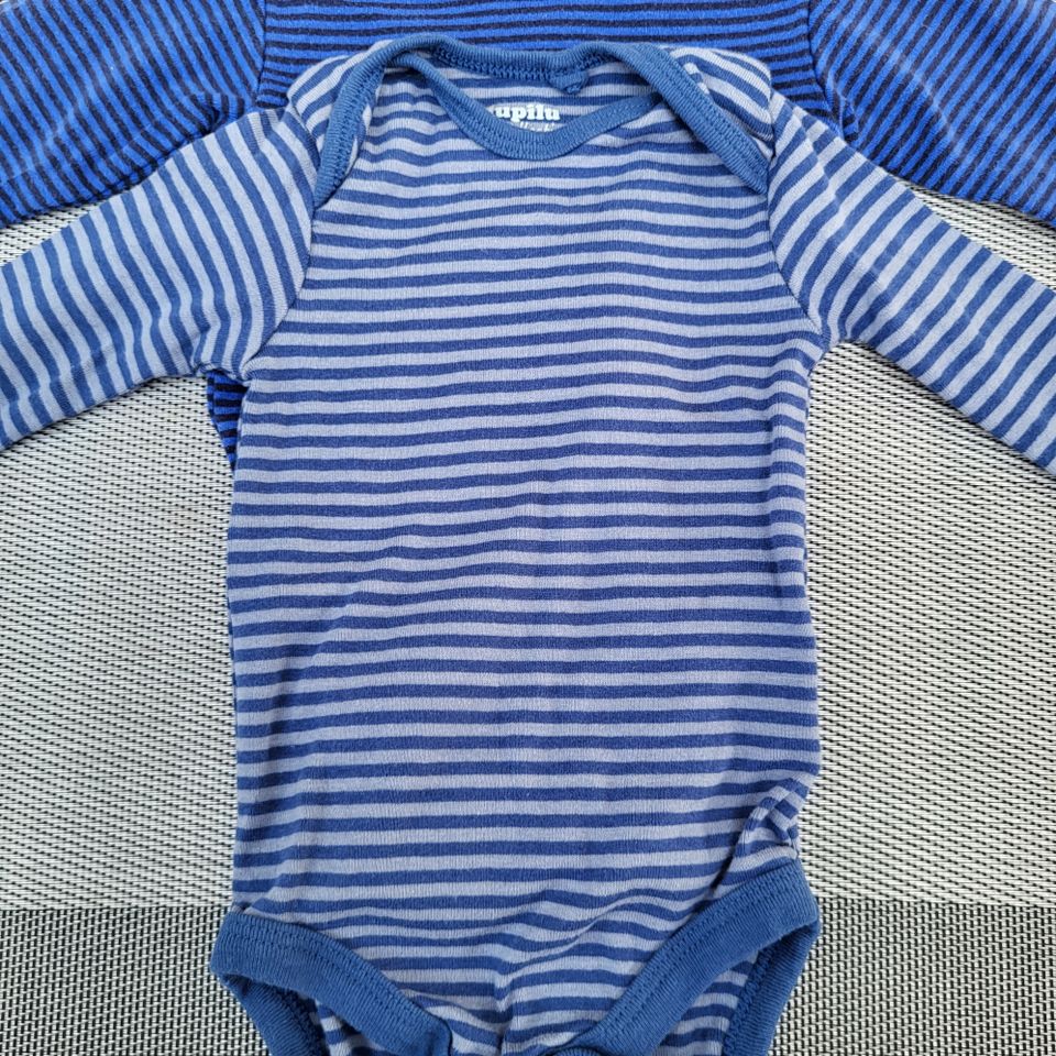 4 x Baby Langarm-Bodys, 58 cm, blau gestreift, grau mit Druck, we in Homburg