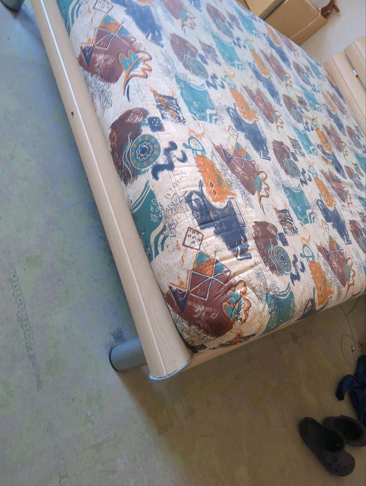 Französisches Bett Gestell 140x200 ohne Lattenrost und Matratze in Scheer
