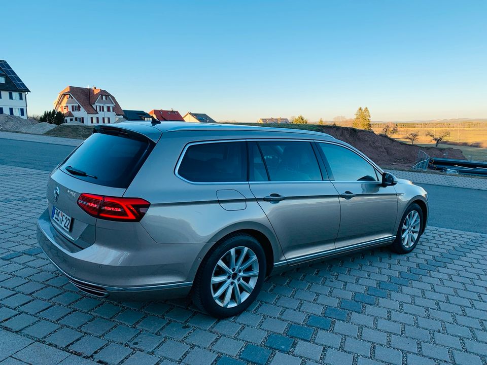 Passat B8 Highline BiTurbo in Loßburg