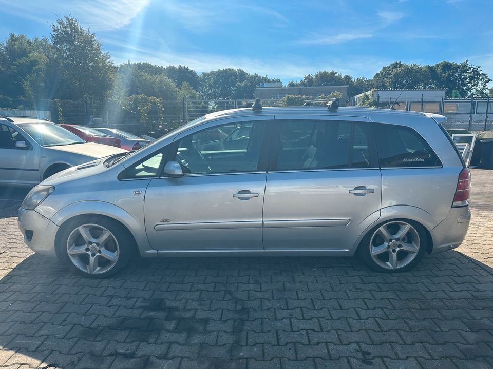 Schlachtfest Opel Zafira B Stoßstange Haube Kotflügel 7 Sitze kla in Bochum