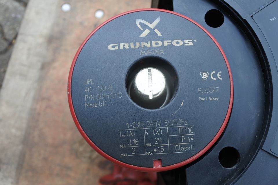 Grundfos Magna  UPE 40-120/F Umwälzpumpe Heizungspumpe in Ratekau