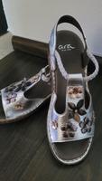 ARA Damen Sandalen Gr. 37 - silber mit Blümchen - top Zustand Nordrhein-Westfalen - Mönchengladbach Vorschau