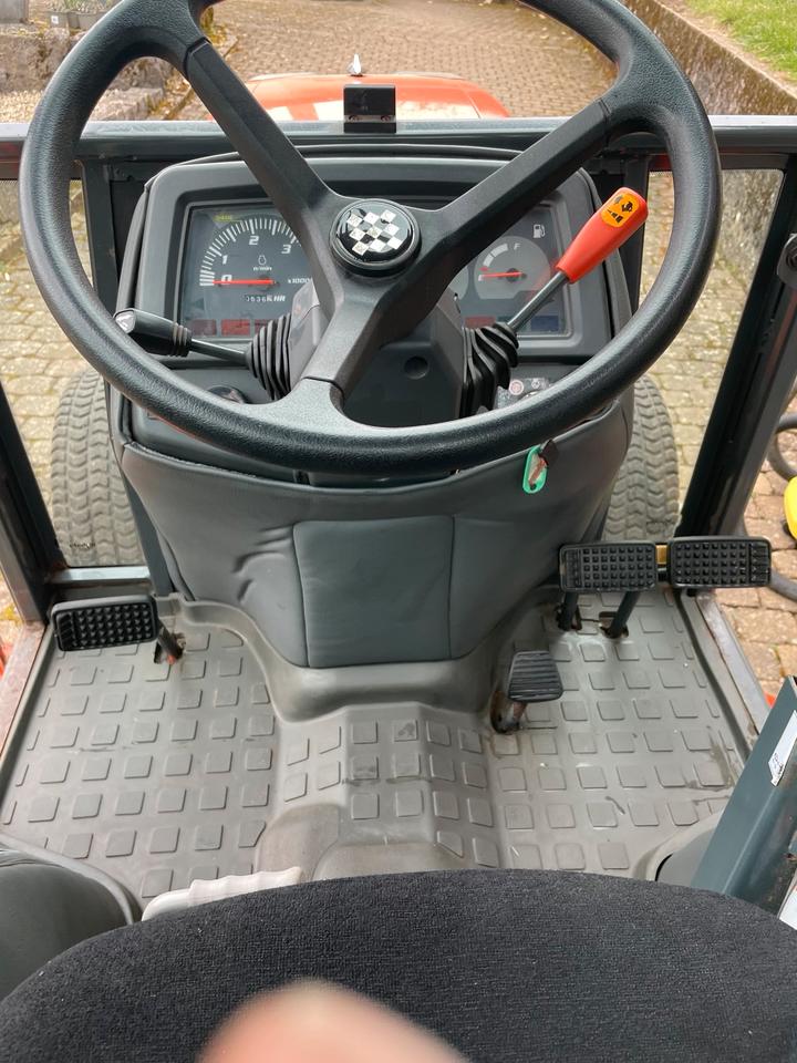Kubota STV 32 Mähwerk Hydraulik Traktor Schlepper in Mettlach