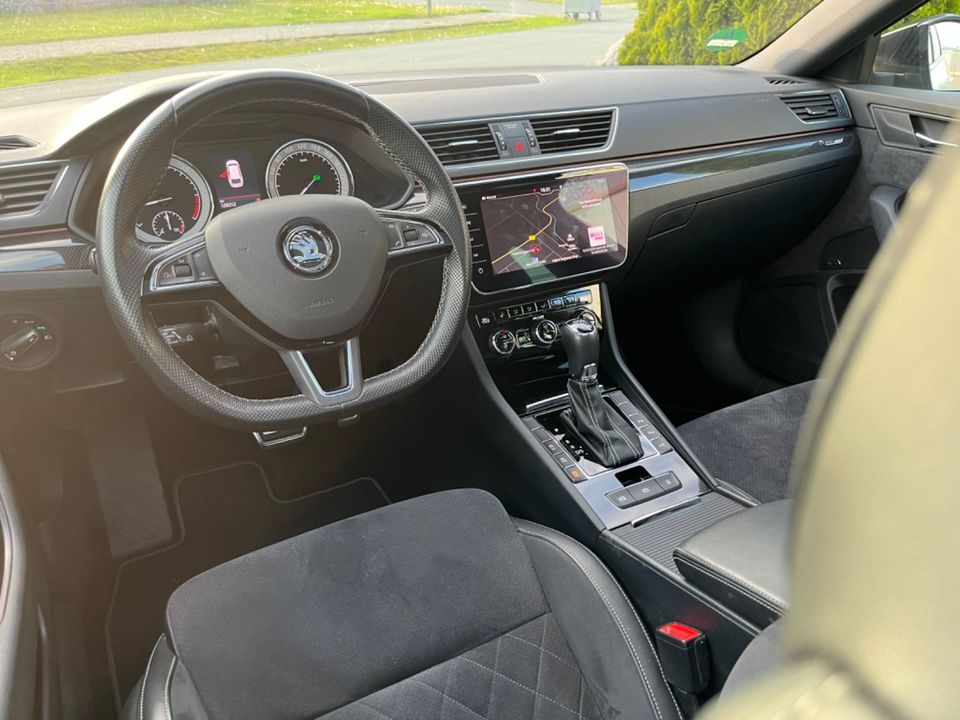 Skoda Superb Combi 2.0 TDI DSG Sportline PANO AHK in Warstein