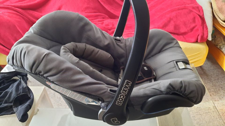 MaxiCosi Babyschale Kindersitz Gr. 0 in Herrnhut