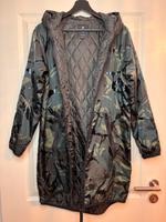 G-Star Camouflage Parka / Mantel mit Rucksack - Größe XS Berlin - Wilmersdorf Vorschau