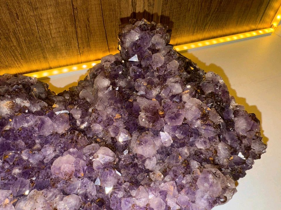 Große Amethyst Stufe, Mineralien in Solingen