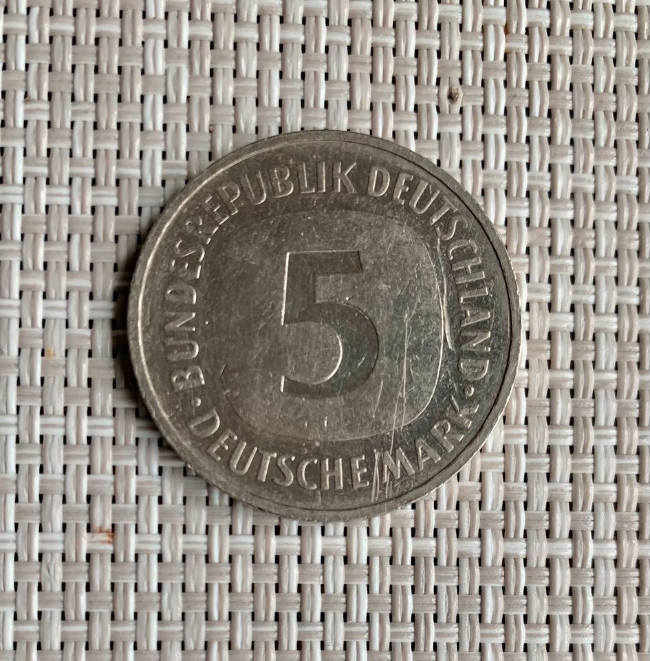 5 Deutsche Mark Münze 1990 Buchstabe F Bundesrepublik Deutschland in Boffzen