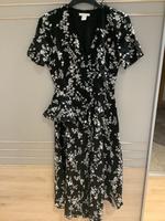 H&M Kleid Midikleid schwarz weiß Niedersachsen - Nordstemmen Vorschau