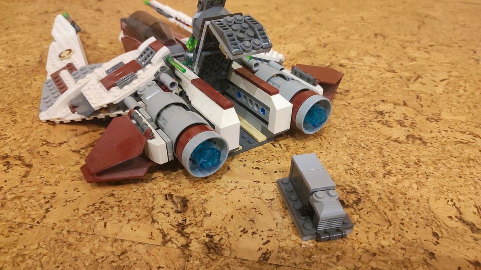 Lego Star wars Raumschiff 75051 Jedi Scout Fighter in Volkach
