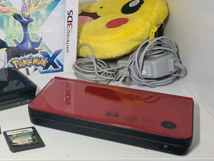 Nintendo DSI Anniversary Edition + 4 Spiele in Dortmund