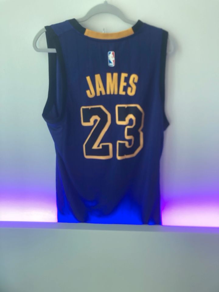 Lakers Jersey LeBron James in Berlin