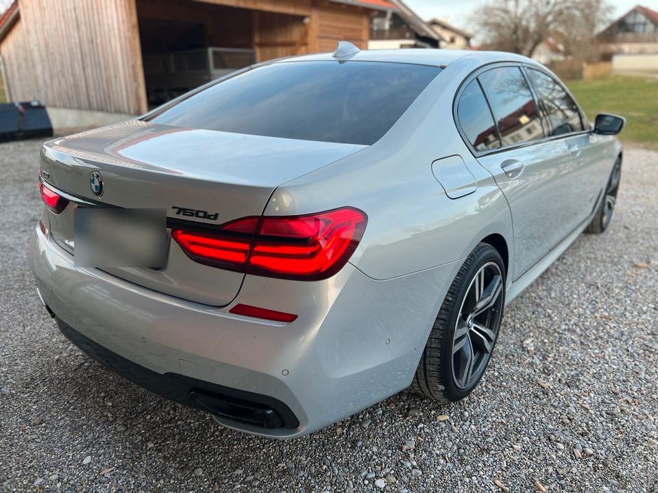 BMW 750d M Paket xDrive Carbon Core in München