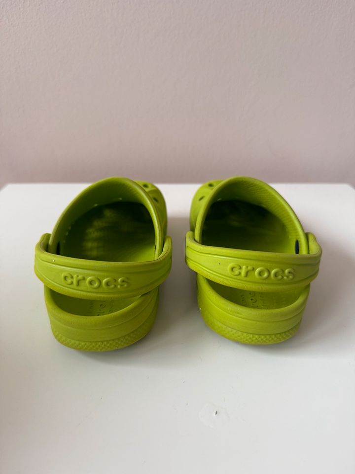 Crocs Baya Clog Grün Größe 27-28 in Wachtberg