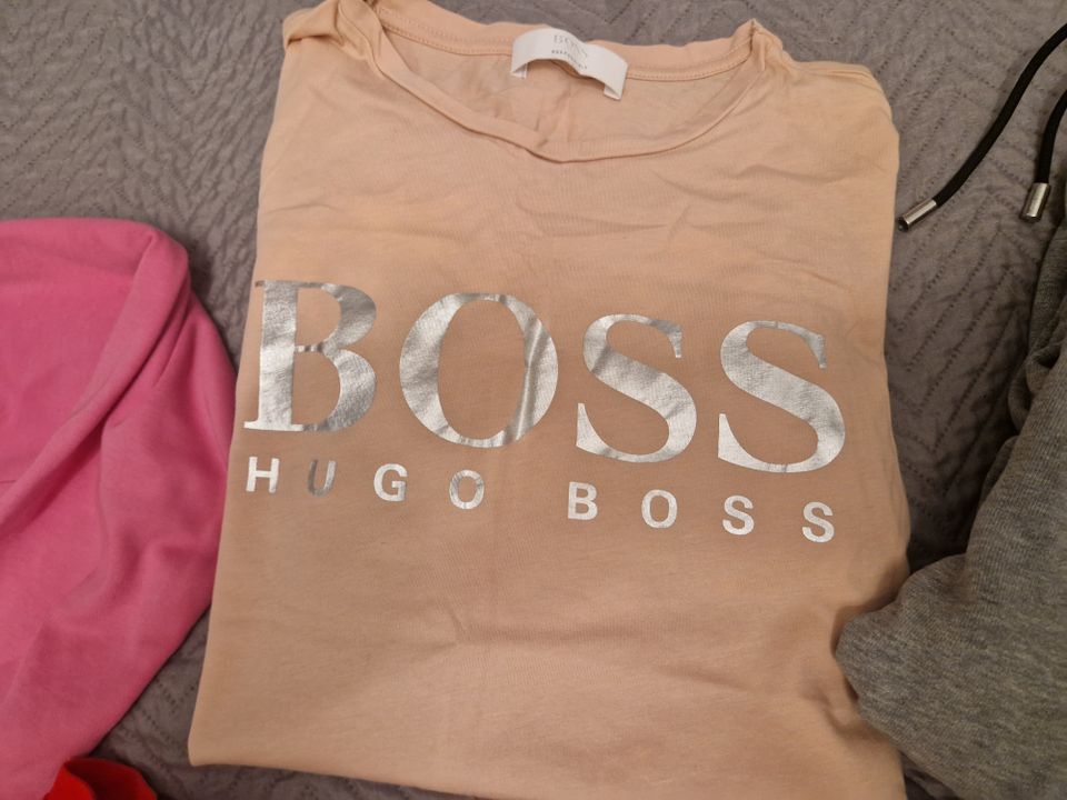 Hugo Boss Jogginghose ,TShirts,Sweater gr xs /s in Herne
