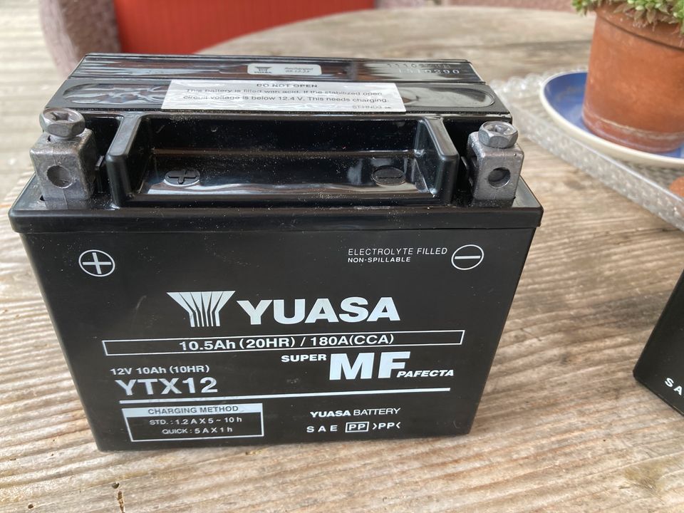 Yuasa YTX 12 12V 10,5Ah Batterie Motorrad Ducati in Tittmoning