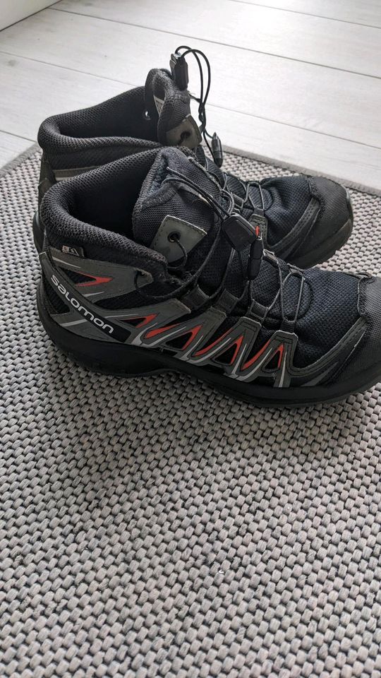 Salomon Trekking-Schuhe schwarz, Größe 36 in Grünstadt