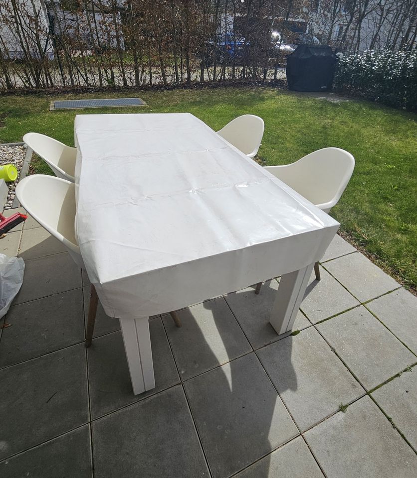 Gartentisch-Garnitur Massiv-/ Echtholz 5-teilig Weiß mit Abdeckha in Riemerling