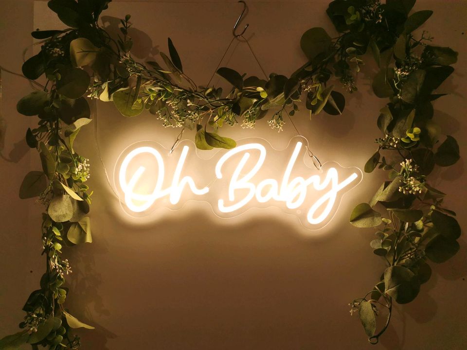 Neon Leuchtschild "S" - Oh Baby - Vermietung in Halle (Westfalen)