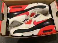 Nike Air Max 90 weis rot Top Zustand Gr 38 Nordrhein-Westfalen - Ostbevern Vorschau
