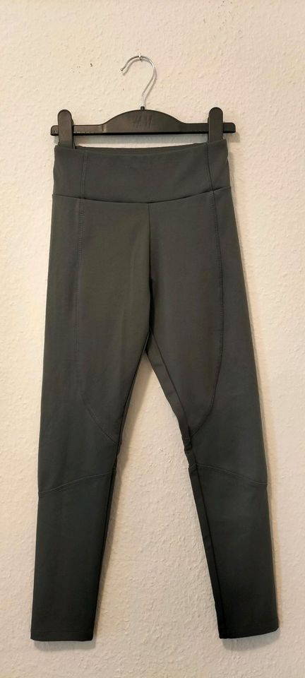 Sport-Leggings von Zara in Mainleus