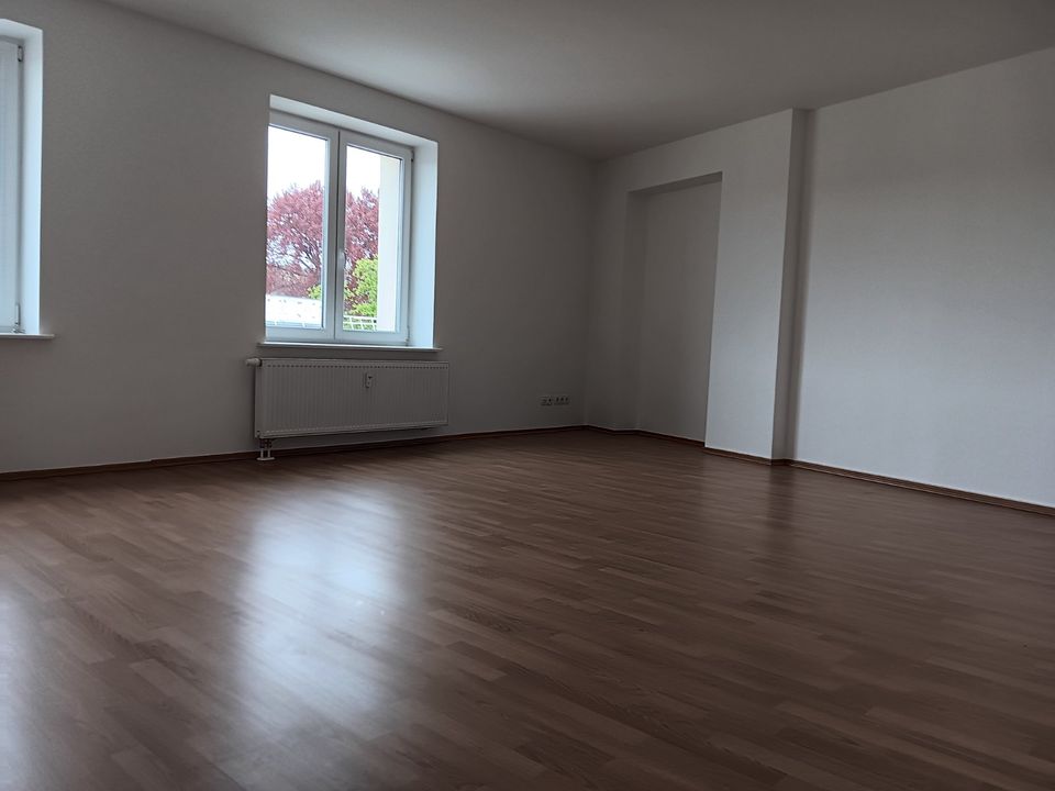 helle 2 Zimmer Wohnung im Dachgeschoss mit Duschbad+extra Küche! #Pot1 in Freital