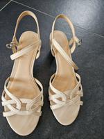 Esprit Sandalen Sandaletten Gr. 39 beige nude Frankfurt am Main - Nieder-Eschbach Vorschau