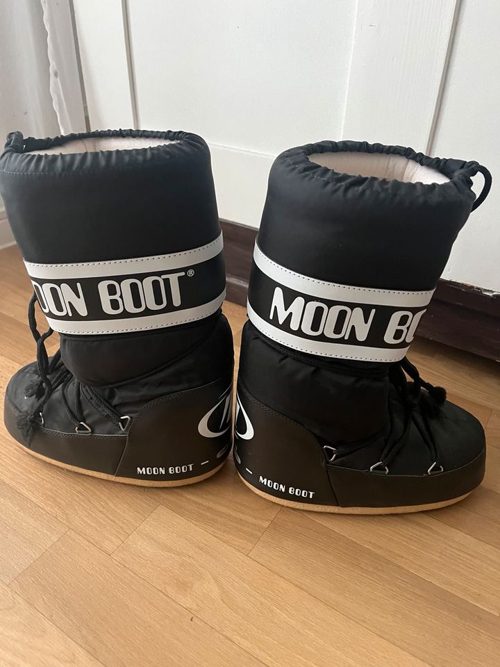 Moon Boots Tecnica schwarz Gr. 35-38 in Hoyerswerda