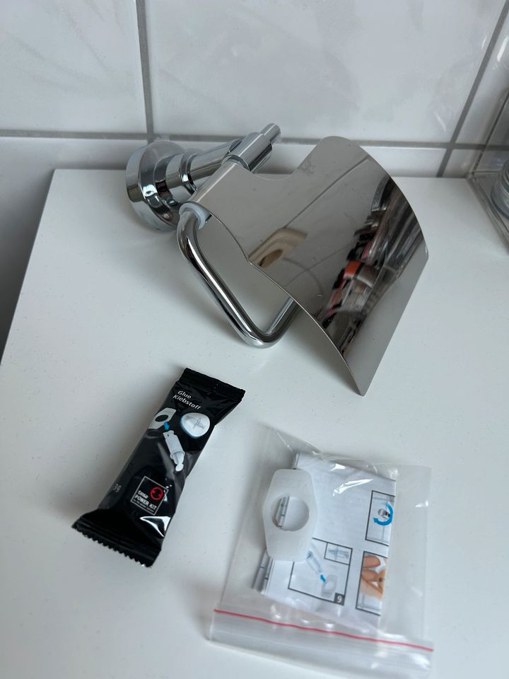 tesa  Toilettenpapier Halterung mit Deckel in Visselhövede