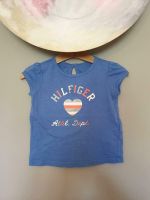 Tommy Hilfiger T-Shirt Glitzer Herz Gr. 12 Monate Rheinland-Pfalz - Geilnau Vorschau